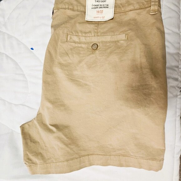 Khakis by Gap Girlfriend 5 inch Edgy Casual Shorts Size 14/32 - Picture 4 of 9